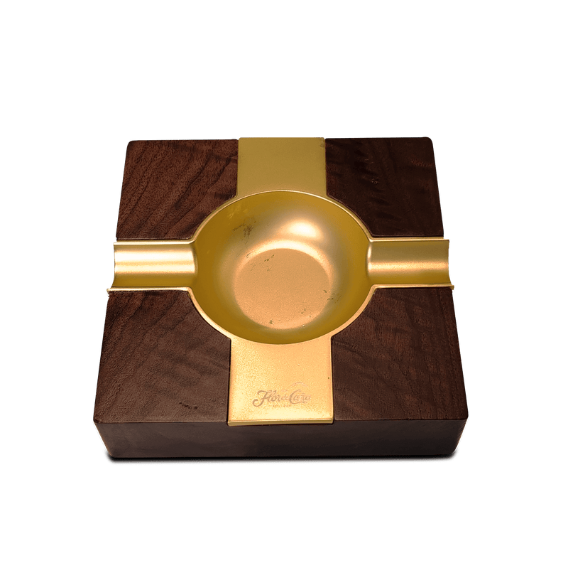 <p>Para quienes aprecian lo excepcional, el elegante ashtray de Flor de Caña es el accesorio que te falta. Su diseño impecable y colores vibrantes no solo realzarán tu espacio, sino que también deslumbrarán a tus amigos.</p>