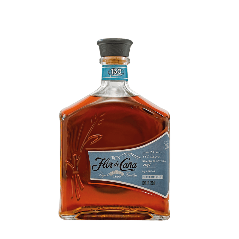 <h3>
<strong>Color: </strong>Cobre oscuro.<br><strong>Aroma: </strong>Cacao, vainilla intensa y nuez moscada.<br><strong>Paladar:</strong> Frutas rojas, notas de madera de roble y especias, con un final largo y seco.<br><strong>Alc/Vol:</strong> 46%</h3>
<p> </p>
<p>• Añejado naturalmente en barricas de bourbon a los pies de un volcán activo.<br>• Sin ingredientes artificiales, azúcar ni gluten.<br>• 135 años perfeccionando el arte de hacer ron.<br>• Destilado con energía 100% renovable.<br>• Ron premium+ de más rápido crecimiento en el mundo.<br>• +1 millón de árboles sembrados desde 2005.<br>• Primer destilado certificado carbono neutral y Fair Trade.</p>