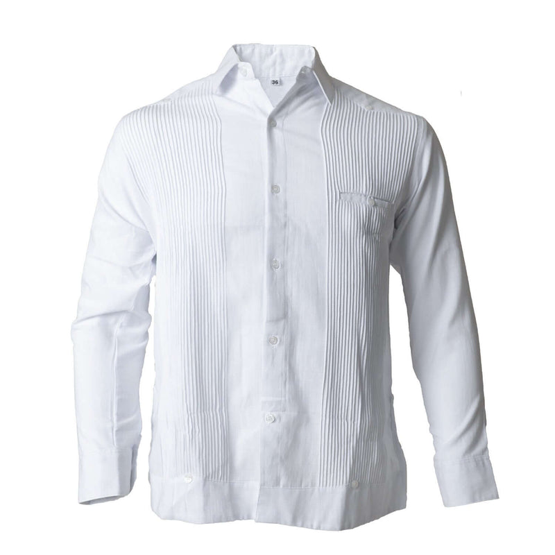 <h3>Luce impecable en esa "boda" con una auténtica guayabera blanca de Yucatán.</h3>
<p> </p>
<p>Confeccionada 100% en lino, esta prenda clásica te brindará frescura, comodidad y un toque de distinción. ¡Prepárate para deslumbrar con un estilo atemporal!</p>