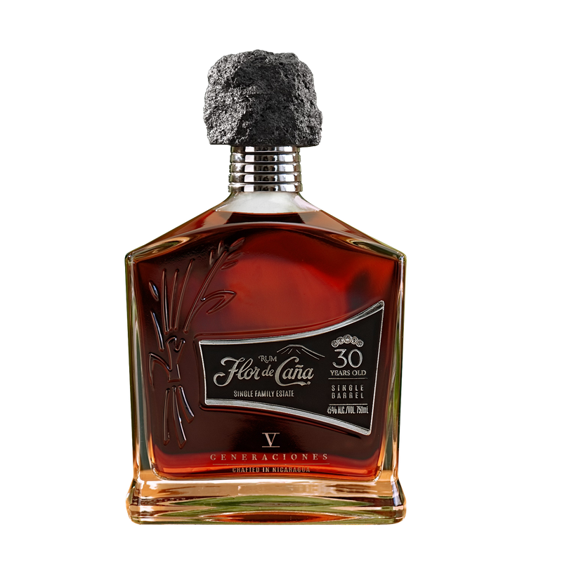 <h3>Un ron de 30 años en una sola barrica, excepcionalmente exclusivo y añejado, a la sombra de un volcán activo</h3>
<p> </p>
<p>Tributo especial a las cinco generaciones de la familia desde 1890. </p>
<p> </p>
<p><strong>• Cinco Generaciones: </strong>Firmas de las cinco generaciones de la familia.</p>
<p><strong>• Corona de Roca Volcánica: </strong>Auténtica roca volcánica del San Cristóbal.<br></p>
<p><strong>• Réplica de Estampilla Volcánica de 1902:</strong> Réplica auténtica de la icónica estampilla de 1902 que cambió el curso de la historia.</p>
<p> </p>
<p>Presentado en un elegante estuche de cuero negro con un estilo vanguardista y minimalista, una etiqueta metálica y un certificado de autenticidad.</p>